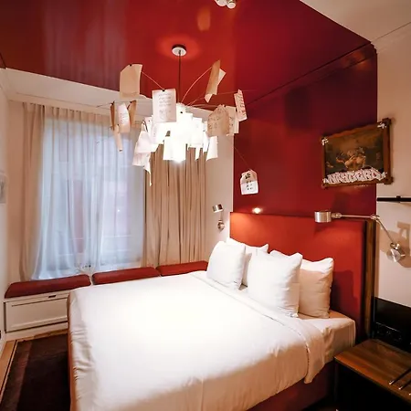 The Highlander 4* Amesterdão
