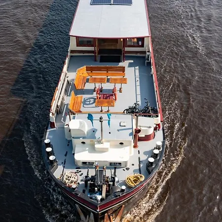 Botel Lena Maria *