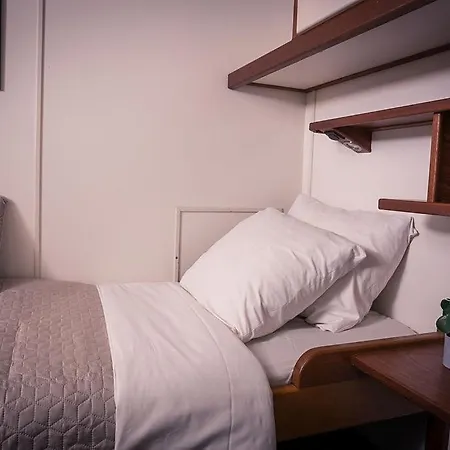 Unique Hotelboat Lena Maria Hotel na wodzie *
