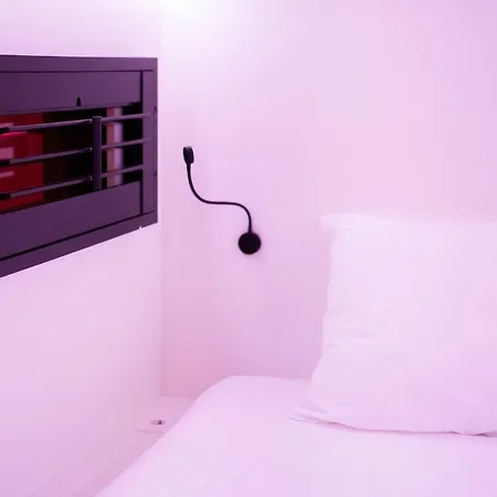This HoTel Hostel