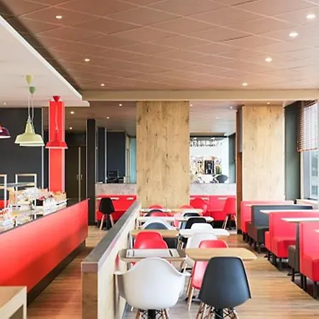 Ibis Centre Hotel 3*