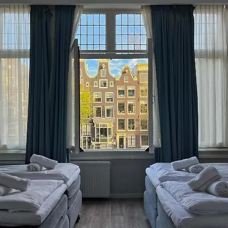 Facade 2* Amsterdam
