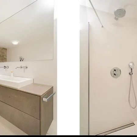 Luxurious Studio Only 15 Minutes From Center Bed and breakfast Ámsterdam