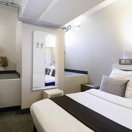 Cc Hotel