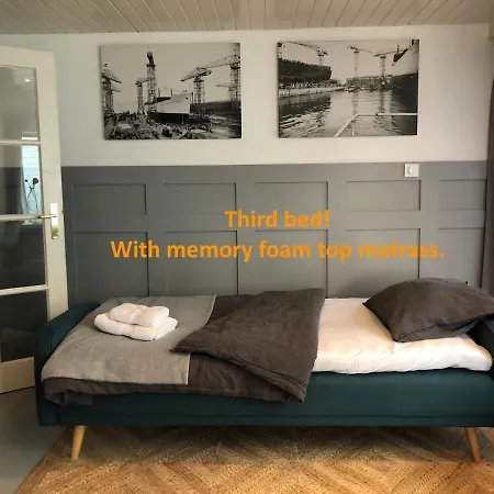Houseboat With Water Terrace, Free Parking, Free Bikes & Fast Wifi *