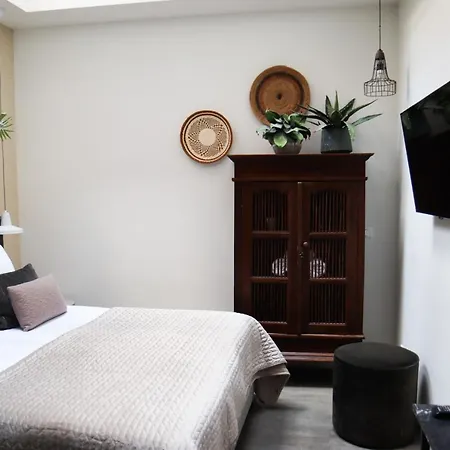 Dwars Hotel
