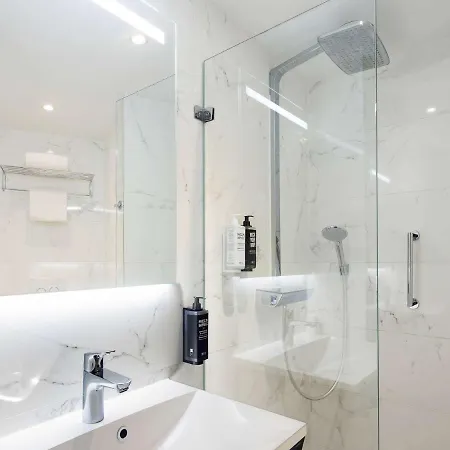 מלון Ibis Styles Station 3*