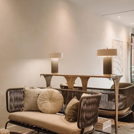Adam Hotel 4*