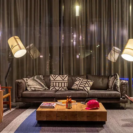 Moxy Houthavens Otel 4*