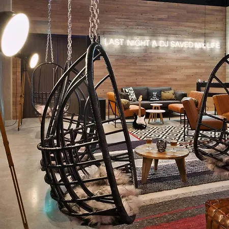 Moxy Houthavens Otel