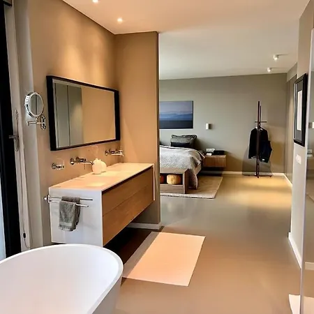 Luxury Waterfrontvilla *