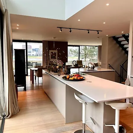 Luxury Waterfrontvilla Villa Amsterdam