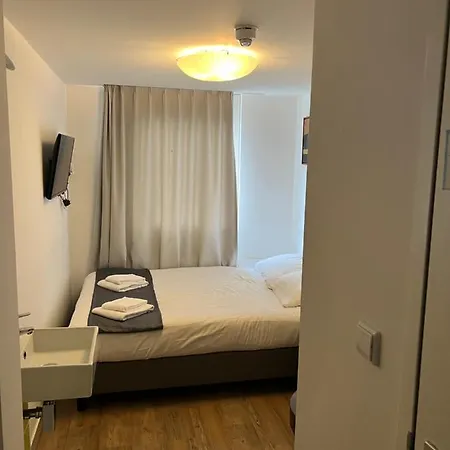 Max Hotel