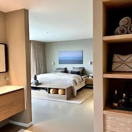 Luxury Waterfrontvilla