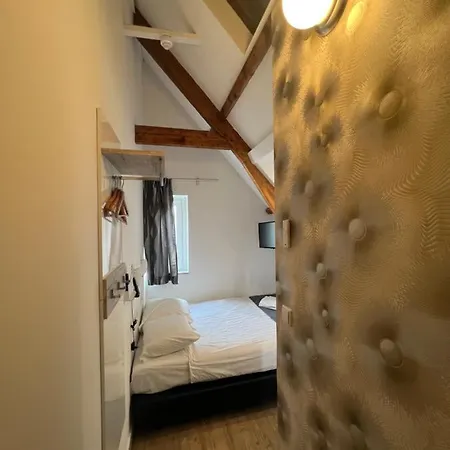 Max Hotel