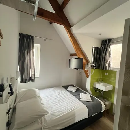 Max Hotel 2*