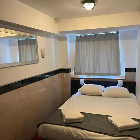 Hotel Max 2*