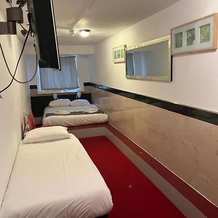 Max Hotel