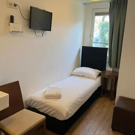 Max Amsterdam