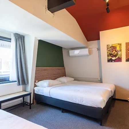 Weber Otel 2*