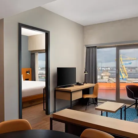 By Marriott Houthavens Hotell 4*
