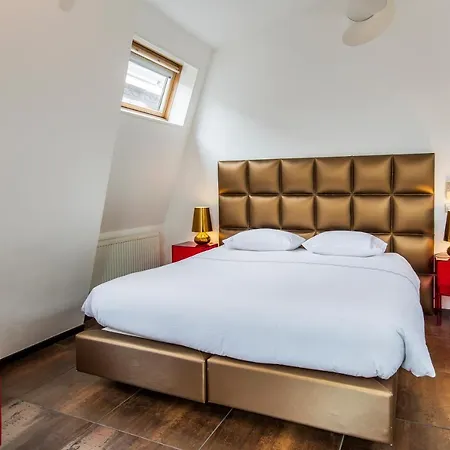 Amstel Corner Hotel 3*