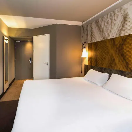 Ibis Centre Hotel 3*