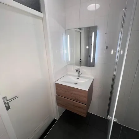Private Bedroom In - 1 Min Walk Metro & Free Parking * Amsterdam