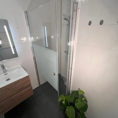 Private Bedroom In - 1 Min Walk Metro & Free Parking Amsterdam