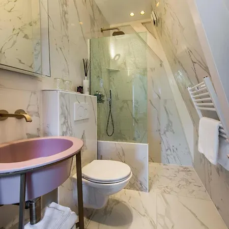 Hotel Amstel Corner 3*
