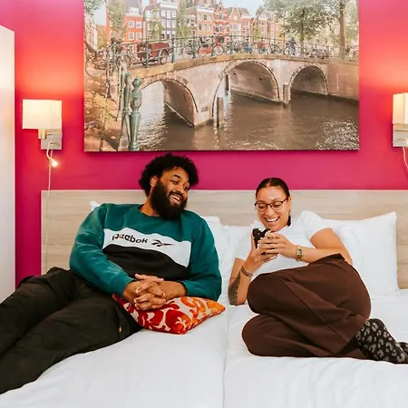 Teleport Hotel