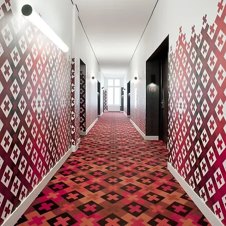 The Manor 4*