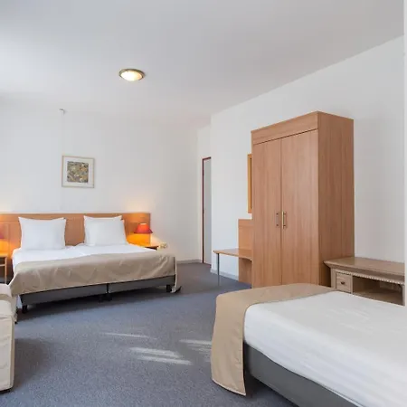 Hotel Rho
