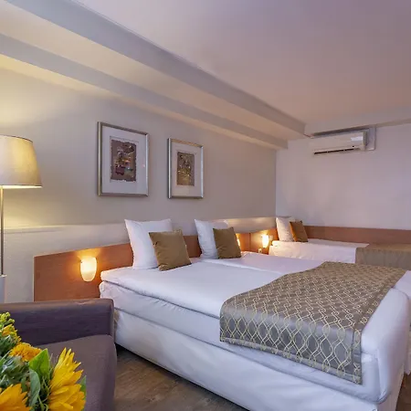 Avenue 3* Amsterdam