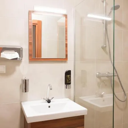 Otel King's Court