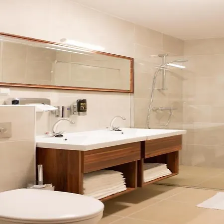 King's Court Otel