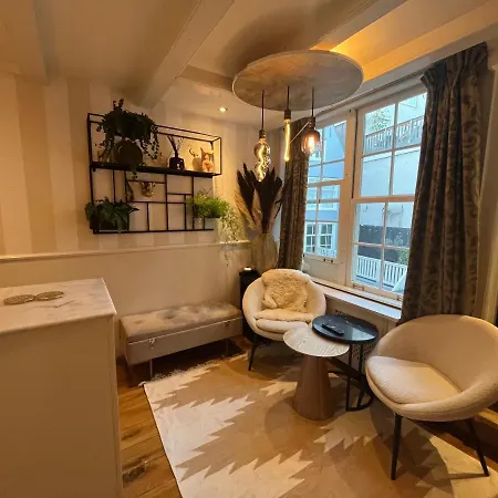The Enlightened House Luxury * Amsterdam