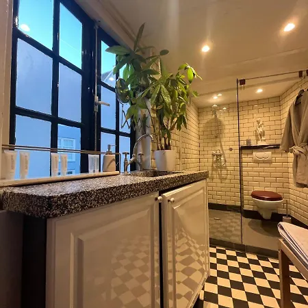 The Enlightened House Luxury Hotel Amsterdam