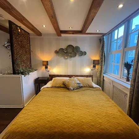The Enlightened House Luxury * Amsterdam