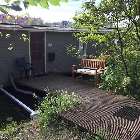 Tiny Houseboat On The Amstel River Bed & Breakfast Amsterdam