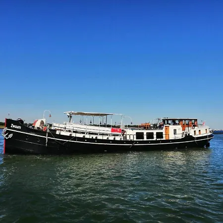 Hotelboot Zwaan