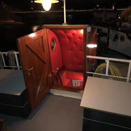 Hotelboot Zwaan *