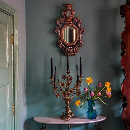 Private And Chique Salon De Franz - With Large Terrace Bed & Breakfast