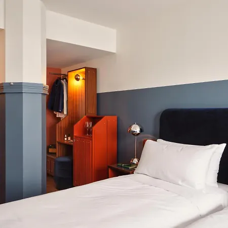 The Hoxton, Lloyd 4*