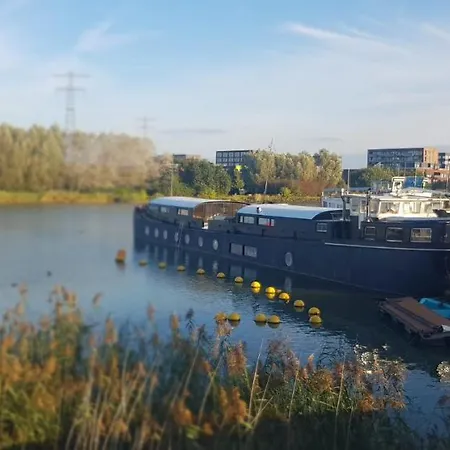 Wheelhouse Euphrate Houseboat Diemen
