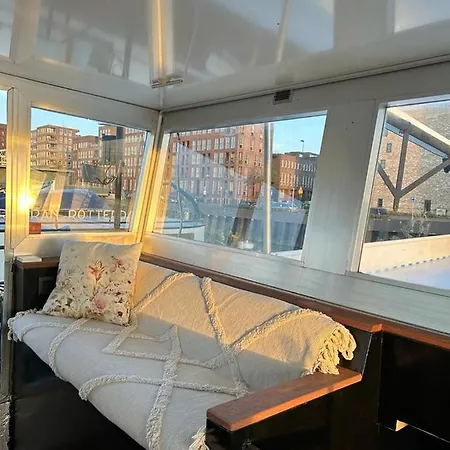 Wheelhouse Euphrate Houseboat Diemen