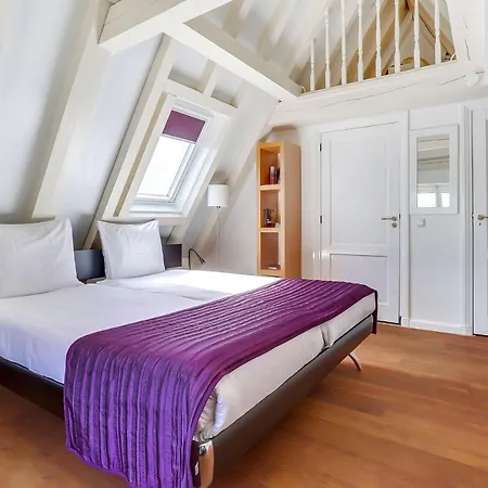 Guest house City-centre, Canal-house, Luxurious , Stylish Bedroom, Ensuite Bathroom