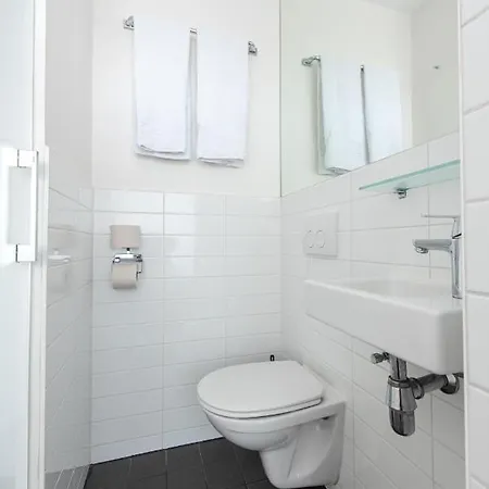 Easyhotel City Centre South Hotel 2*