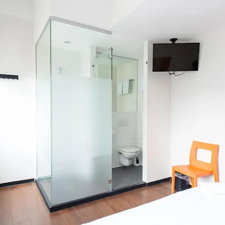 Hotel Easyhotel City Centre South 2*
