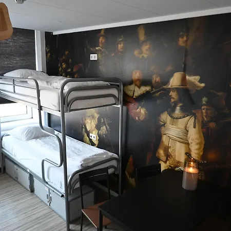 Hostel Dutchies